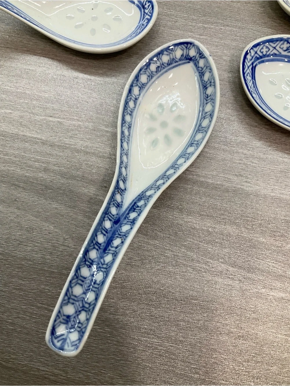 LOT OF 6 VINTAGE JINGDEZHEN CHINESE RICE EYE DRAGON 5” SOUP SPOONS BLUE WHITE